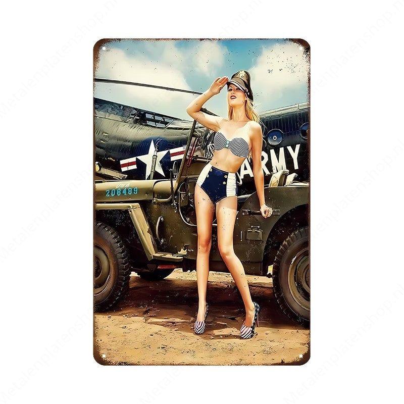 Pin-up Vrouw met Jeep - Metalen Wandbord