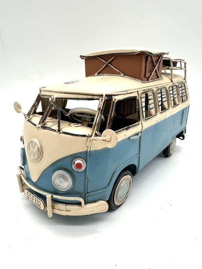 Volkswagen Camperbus – Fahrzeugdekoration aus Metall – 25 cm