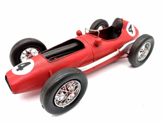 1958 Roter Ferrari – Fahrzeugdekoration aus Metall – 34 cm