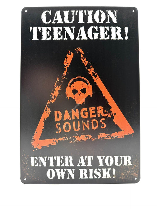 Wandschild aus Metall – Achtung Teenager